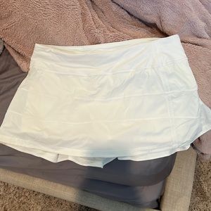 White Lulu pace rival skirt